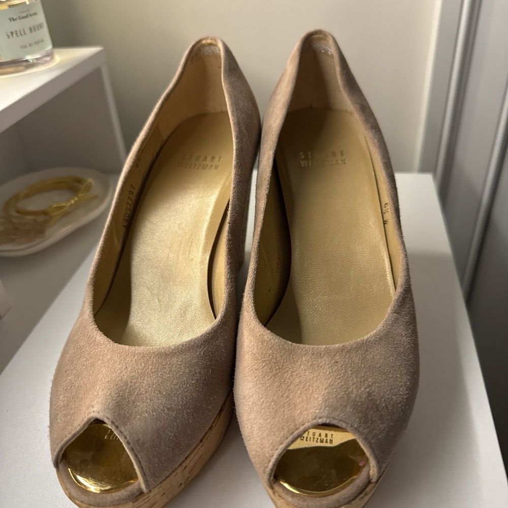 STUART WEITZMAN PEEP TOE WEDGES